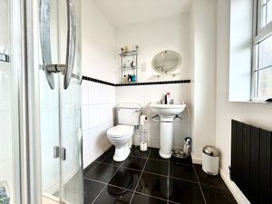 En-Suite- click for photo gallery